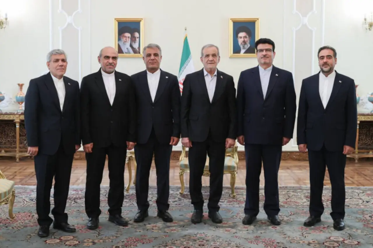 هشدار رئیس جمهور به سفرا: منافع کشورها با زیاده‌خواهی تامین نمی‌شود! اولویت دیپلماسی ایران