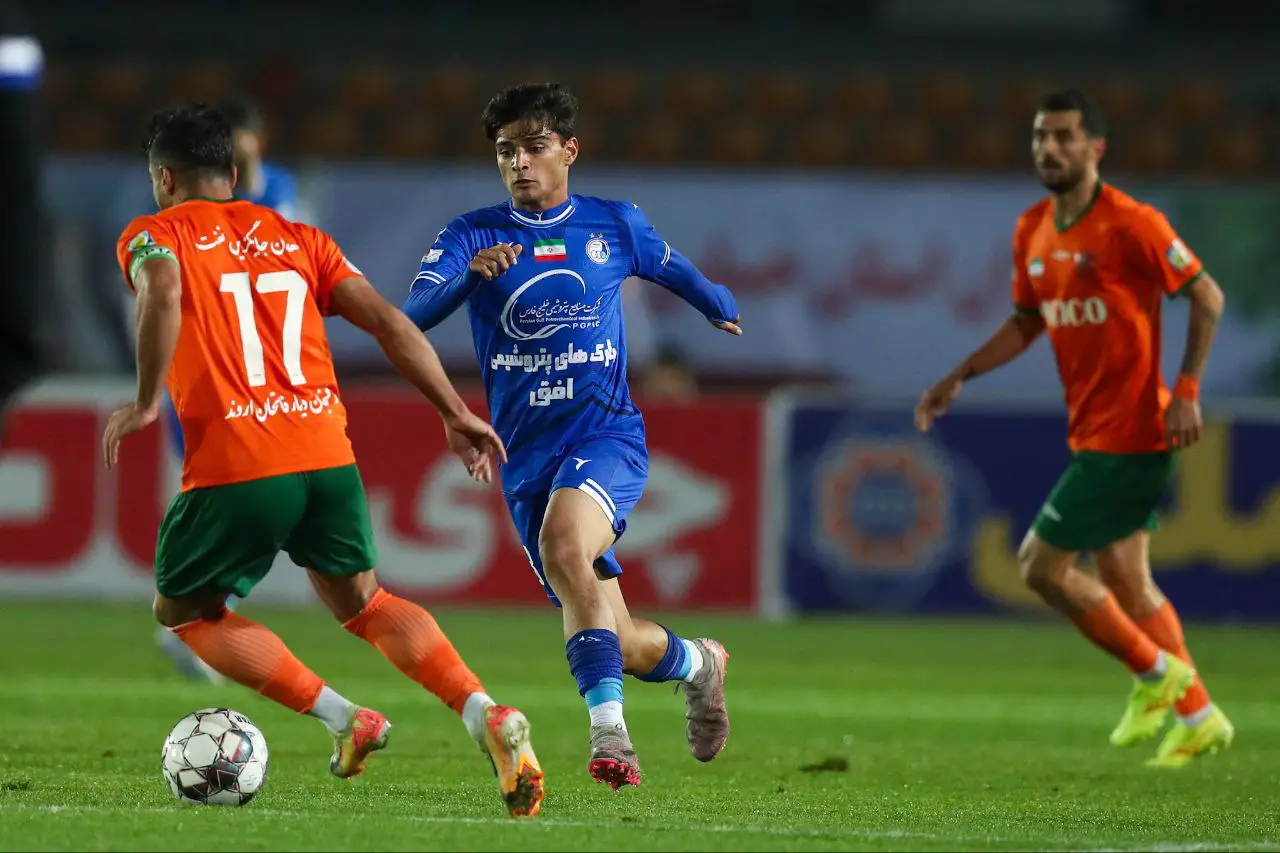 فاجعه مدیریت در آکادمیهای استقلال و پرسپولیس: چرا ستارهها از دست میروند؟