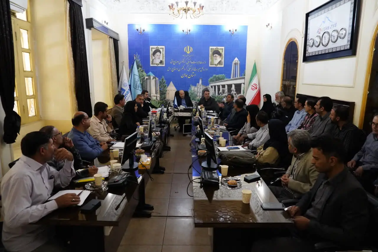 بازدید مهم مدیر منابع انسانی میراث فرهنگی از گنجینه‌های همدان و موزه غرب کشور